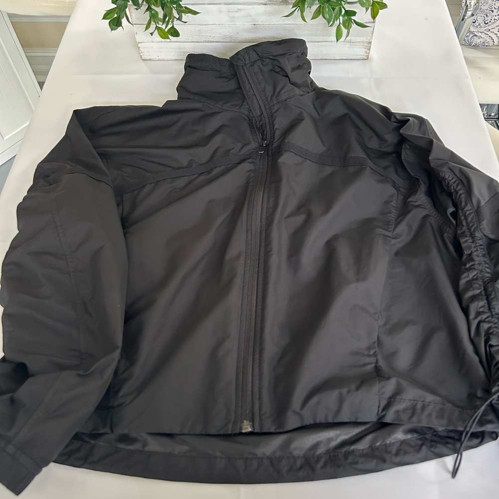 Lululemon | Women’s Lightweight Cropped Track Jacket – Black - Picture 5 of 11